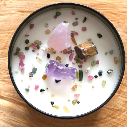 Wellness stone trio - soy candle with Rose Quartz, Amethyst, Tiger's Eye and Tourmaline